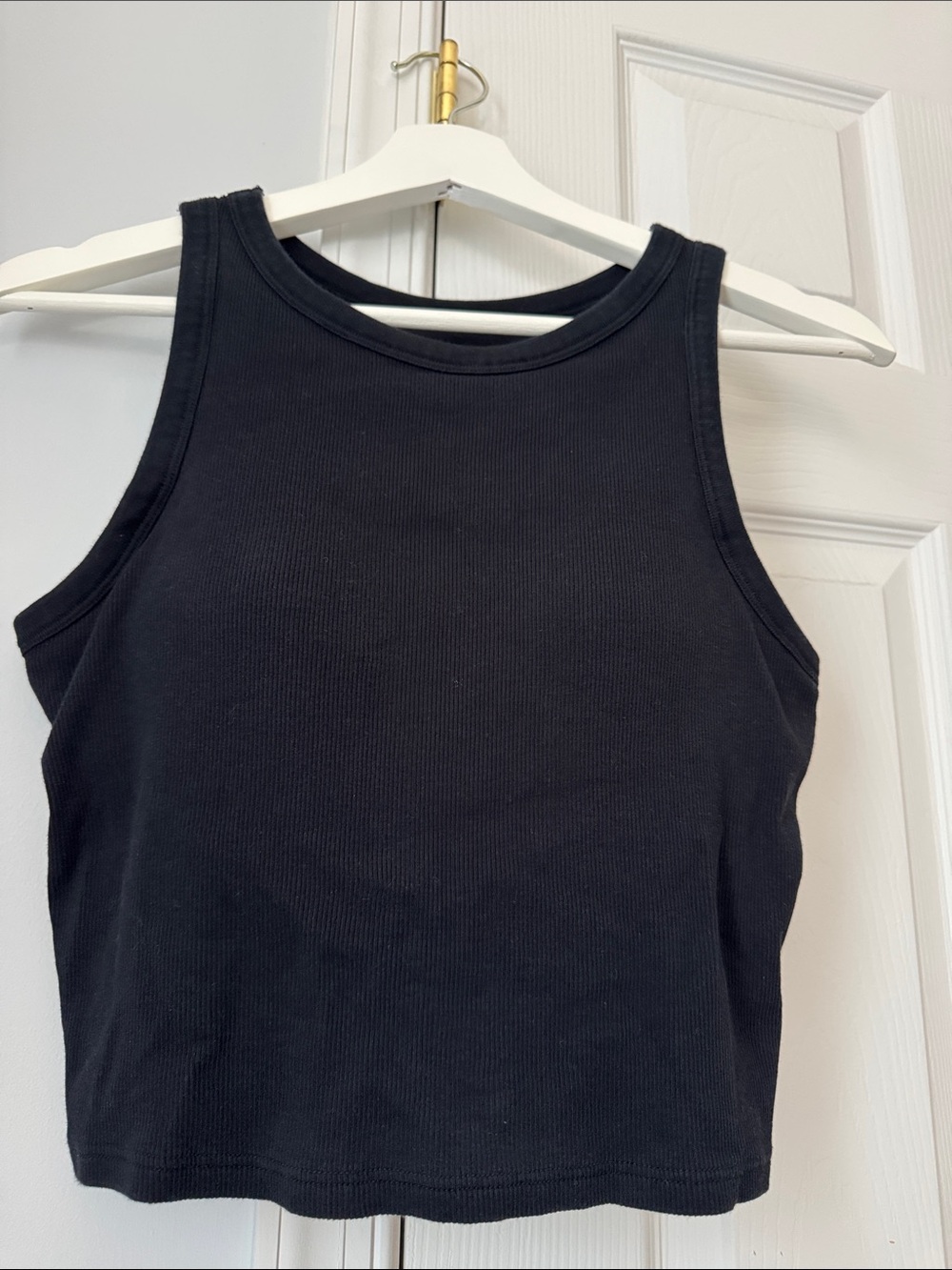 Uniqlo Black Ribbed Crewneck Tank Top